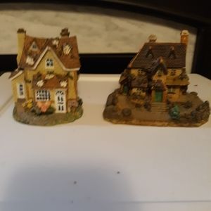 2 beautiful small decorative houses